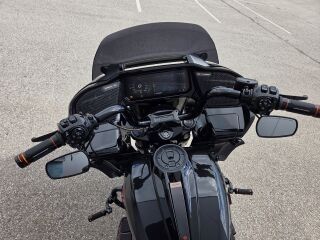 Harley-Davidson Road Glide CVO 121 86kW