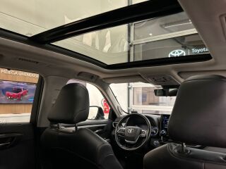 Toyota Highlander Premium Hybrid 2.5 140kW