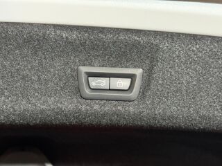 BMW 330 E M-Sportpakett PRO LCI 2.0 215kW