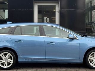 Volvo V60 Plug-in Hybrid AWD 2.4 D6 158kW