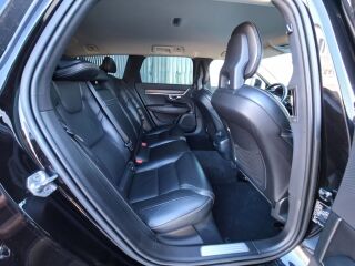 Volvo V90 Cross Country Pro D5 AWD Onyx Black 2.0 D5 173kW