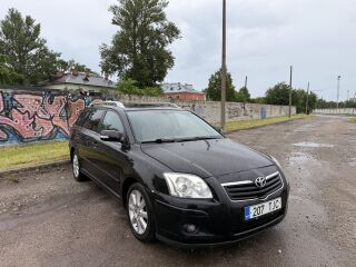 Toyota Avensis 2.0 93кВ