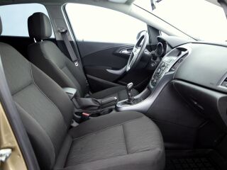 Opel Astra Elegance Facelift 1.6 85kW