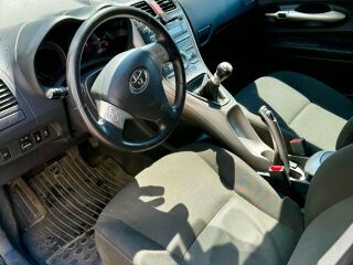 Toyota Auris 2.2 130kW