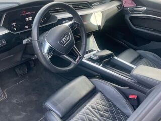 Audi e-tron 55 S-Line 158KW 300kW