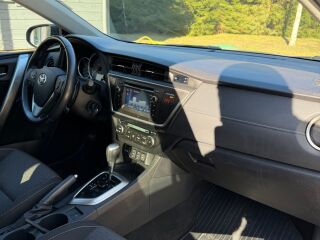 Toyota Auris 1.6 97kW