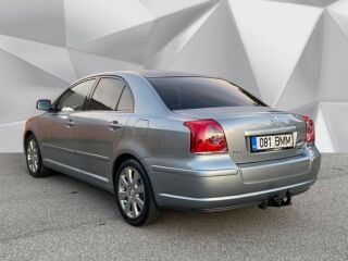 Toyota Avensis Linea Sol 2.4 120kW