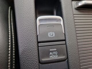 Volkswagen Passat Executive IQ LIGHT Maatriks 2.0 TDI 110kW