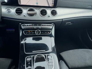 Mercedes-Benz E 220 AMG-Line Burmester Widescreen 2.0 143kW
