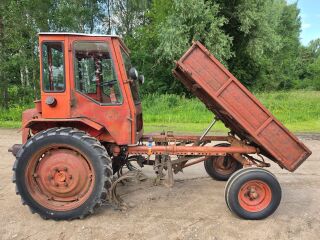 TRAKTOR T-16M kallutava kasti ja muldajaga