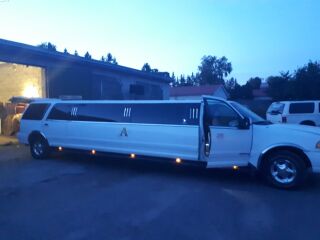 Lincoln Navigator Stretch Limousine 5.4