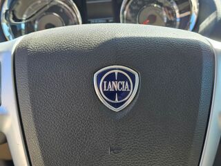 Lancia Voyager Platinum 2.8 R4 130kW