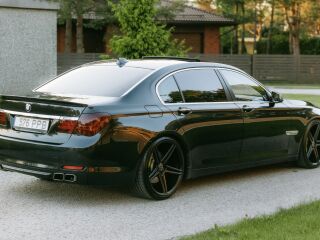 BMW 730 Long F02 3.0 R6 180кВ