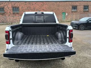 Ram 1500 Limited Night Crew Cab 5.7 V8 Hemi 395hp