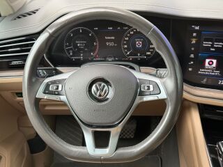 Volkswagen Touareg Elegance 4Motion 3.0 V6 TDI 210кВ