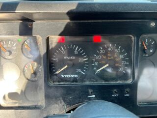 Volvo WHITE GMC ENTYRE gudronaator 206kW
