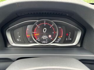 Volvo V60 Cross Country AWD SUMMUM 2.4 R5 140kW