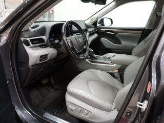 Toyota Highlander Premium 2.5 140kW