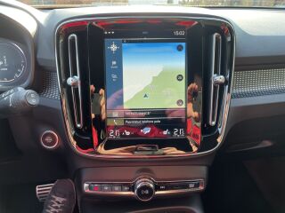 Volvo XC40 R-DESIGN INTELLI SAFE PRO GEARTRONIC RECHARGE 1.5 T5 Twin-Engine PLUG-IN-HYBRID 60 + 132kW