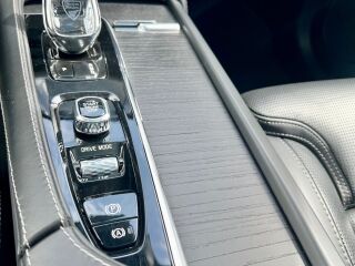 Volvo XC90 AWD Inscription 2.0 B5 173кВ