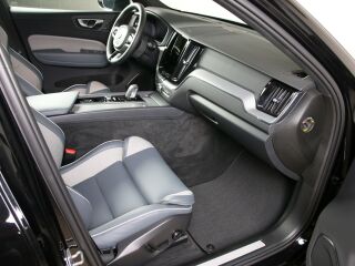 Volvo XC60 AWD R-DESIGN INTELLI SAFE PRO MY22 2.0 T6 Recharge Plug In Hybrid 251kW