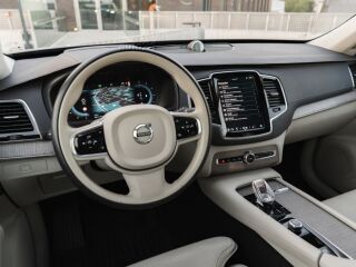 Volvo XC90 Inscription OPTION R-Design 2.0 173kW