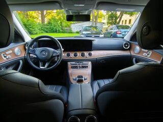 Mercedes-Benz E 400 3.5 V6 V6 twin turbo 245kW
