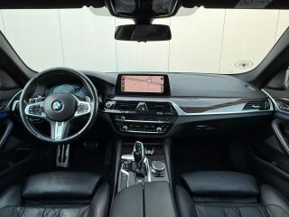 BMW 530 Touring xDrive M sportpakett H&K LED 3.0 d 195kW