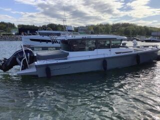 Axopar Axopar 37 XC Cross Cabin with 2 x Mercury