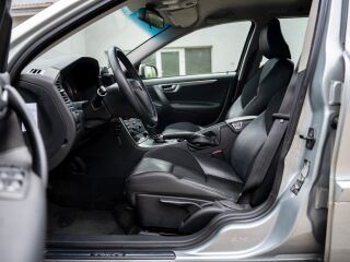 Volvo V70 Momentum 2.4 D5 120kW