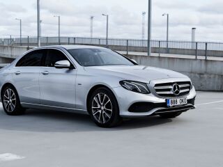 Mercedes-Benz E 350 e OVC-HEV Avantgarde 2.0 R4 155 kW/45 kW 200kW