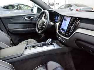 Volvo XC60 B4 AWD ULTIMATE DARK KERS Mild Hybrid 2.0 145kW