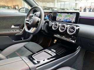 Mercedes-Benz CLA 200 AMG Night Package 1.3 120кВ