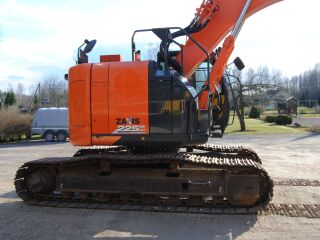 Hitachi ZX225US LC-6 8400h