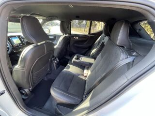 Volvo XC40 R-DESIGN INTELLI SAFE PRO GEARTRONIC RECHARGE 1.5 T5 Twin-Engine PLUG-IN-HYBRID 60 + 132кВ