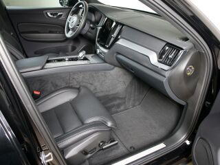 Volvo XC60 AWD ULTIMATE BLACK EDITION LUXURY 2.0 T8 Recharge Long Range Plug-In-Hybrid 335кВ