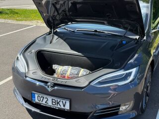 Tesla Model S Dual Motor AWD 386кВ 177кВ