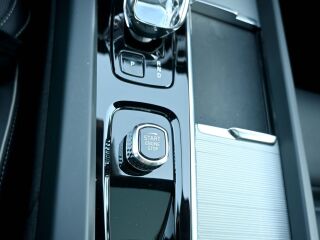 Volvo XC60 AWD H&K DARK PLUS INTELLI MY25 2.0 T6 Plug-in LONG RANGE 293kW