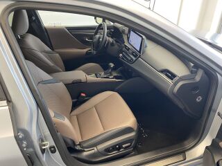 Lexus ES 300h Limited Edition 2.5 131kW