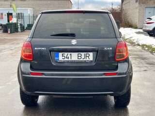 Suzuki SX4 Laxery edition 1.5 R4 16v 82kW