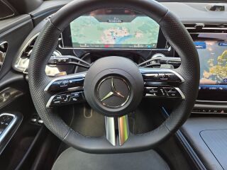 Mercedes-Benz E 300 AMG line SUPERSCREEN 2.0 150kW