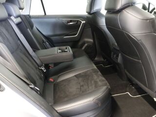 Toyota RAV4 Luxury Plus 131кВ
