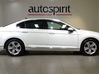 Volkswagen Passat FaceLift Executive TSi ATM 1.5 R4 110kW