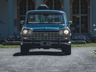 Fiat 2300 Berlina Lusso 2.3 R6 86kW