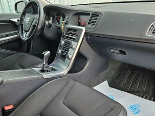 Volvo V60 Momentum Savile Grey 2.0 D2 88kW