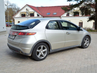 Honda Civic 1.8 103kW