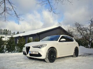 Alfa Romeo Stelvio Veloce 2.0 206kW