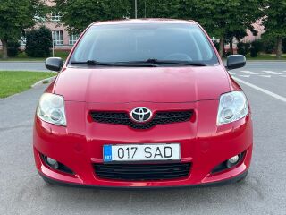 Toyota Auris 1.6 R4 91кВ