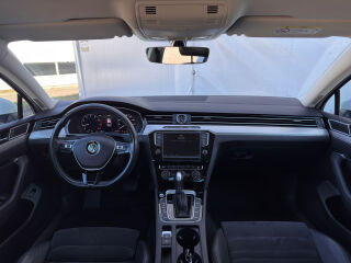 Volkswagen Passat Highline R-Line 1.8 TSI 132kW