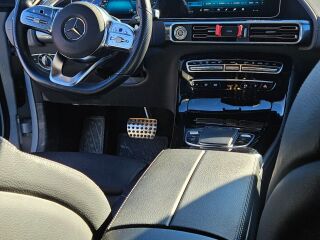Mercedes-Benz EQC 400 AMG line 4matic 300кВ